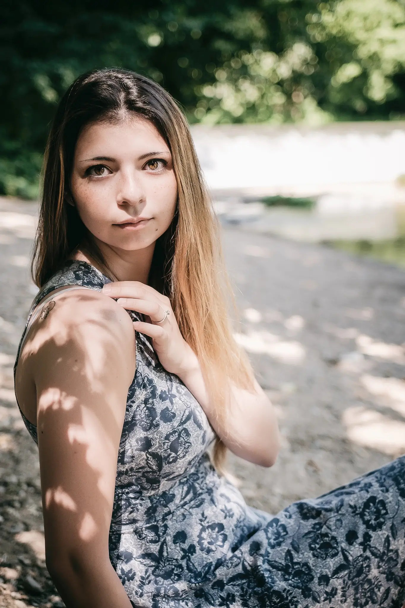 Outdoors portrait of brunette model
